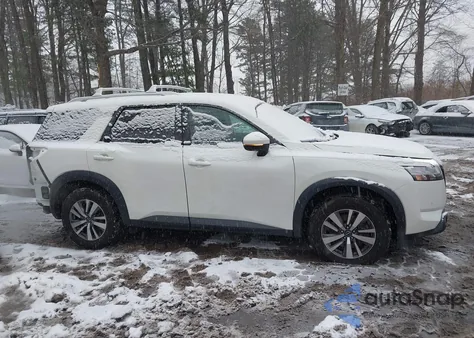 2023 Nissan Pathfinder Sl 4Wd z USA, uszkodzony, nr VIN 5N1DR3CC6PC227941